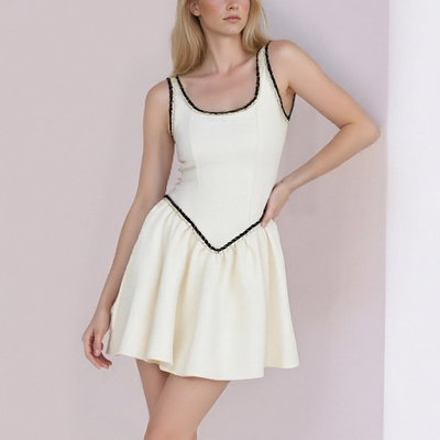 Sexy suspender dress with contrasting color trim and waist - Thumbnail 2