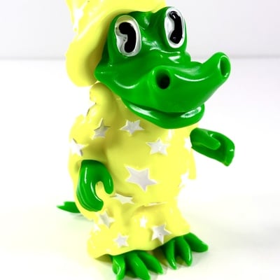 Fov stashie - 3/4 neon lemon w/ white stars