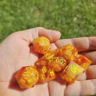 Sunspot hard-edged dice set