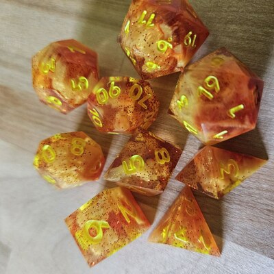 Sunspot hard-edged dice set