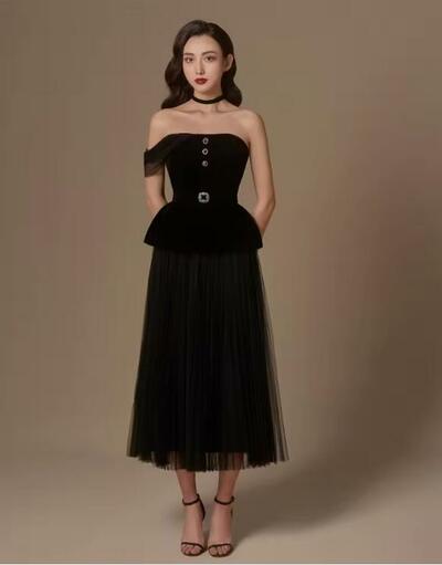 Customized Simple Modern Style Formal Evening Strapless A-line Button Draped Prom Dresses