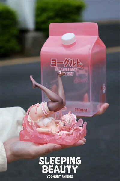 Bishoujo ArTToy by Weartdoing "Yoghurt Fairies-Strawberry Dreamscape"
