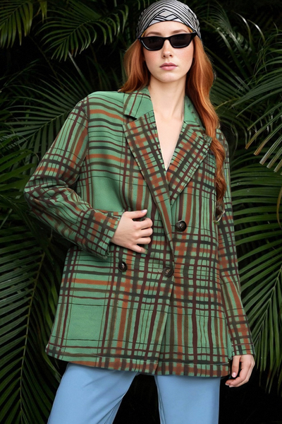 Fashionable and elegant plaid suit jacket