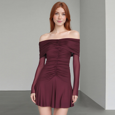Elegant slim-fitting one-shoulder hip-wrapped dress with chest pads
