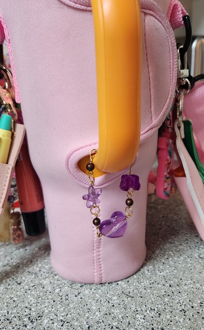 Tom's Diner water bottle charm