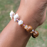 TRIBAL SEASHELL BRACELET 🐚 READY-MADE 🎨 (7 & 1/2 INCHES) By Nubian Collection Artwear 👑  - Thumbnail 2