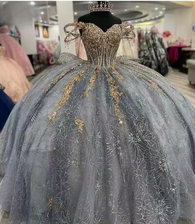 Customized Gray Princess Quinceanera Dresses Off Shoulder Ball Gown Glitter Appliques Lace Crystals Beads Tull Sweet 15th Dress