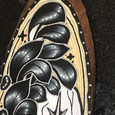 Chrysantheskull wood slice