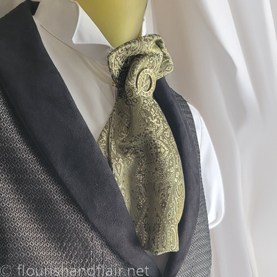 Golden paisley cravat with pin
