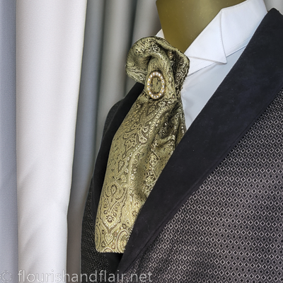 Golden paisley cravat with pin
