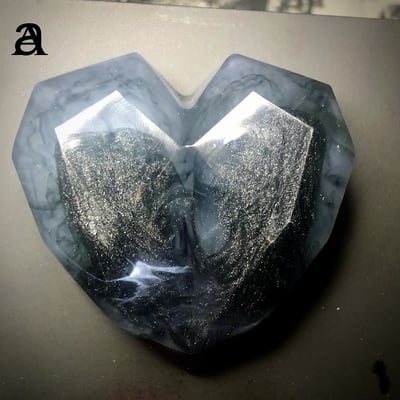 Resin heart magnets