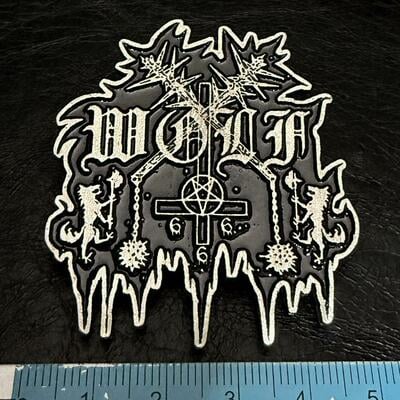 Wolf - metal pin