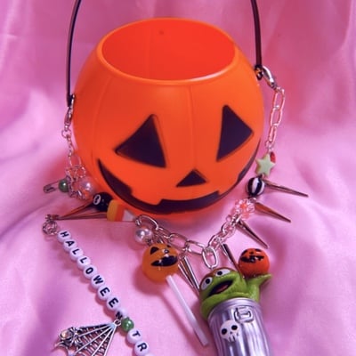 Halloween trash bag charm chain