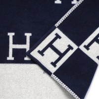 Luxury Cashmere Blanket – Soft, Warm & Lightweight Throw - Thumbnail 4