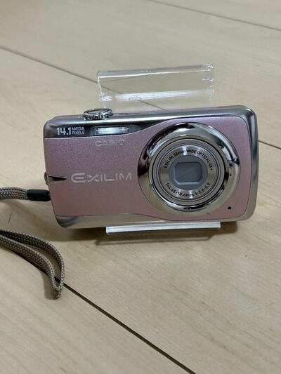 CASIO EXILIM EX-Z550 Digital Camera