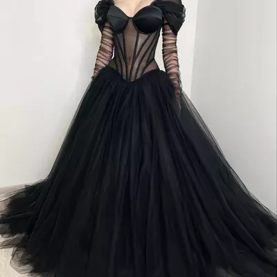 Elegant a line gothic illusion long sleeves boho dresses bridal gowns bone bodice tulle country black wedding dress