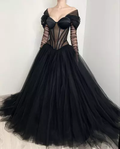 Elegant A Line Gothic Illusion Long Sleeves Boho Dresses Bridal Gowns Bone Bodice Tulle Country Black Wedding Dress