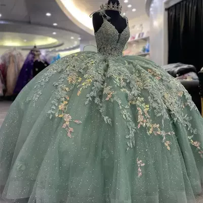 Shinning applique spaghetti light green quinceanera dresses 2024 ball gown sweet 16 dresses vestidos de 15 anos corset style