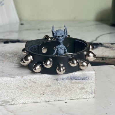 Staggered bullet stud wristband