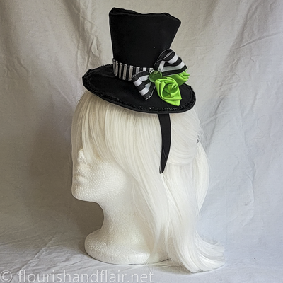 Showtime! halloween mini top hat