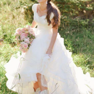 A-line lace organza v-neck ruffles ball gown barn wedding dress