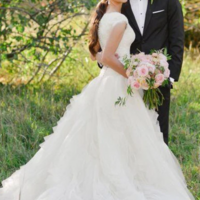 A-line Lace Organza V-neck Ruffles Ball Gown Barn Wedding Dress - Thumbnail 2