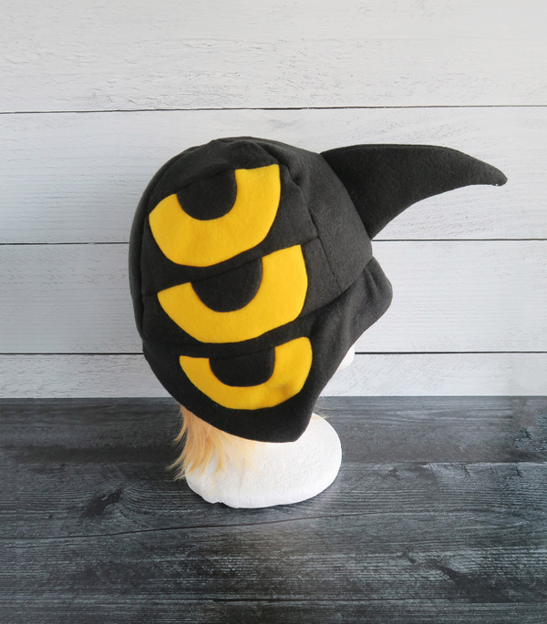 3 Eyes Bird Fleece Hat 