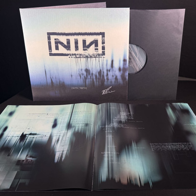 Signed vinyl: nin "with teeth" 2005-2019 definitive edition 2lp signed by me