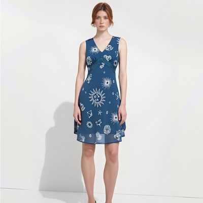 V-neck collarbone-revealing blue printed tie waist dress