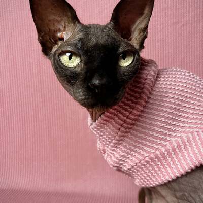 Raised lines (dusty rose)