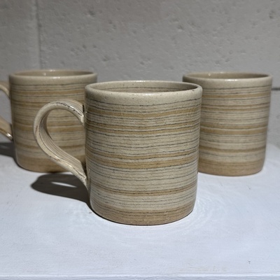 One mashiko pottery -yellow striped mug - by hanako sakashita