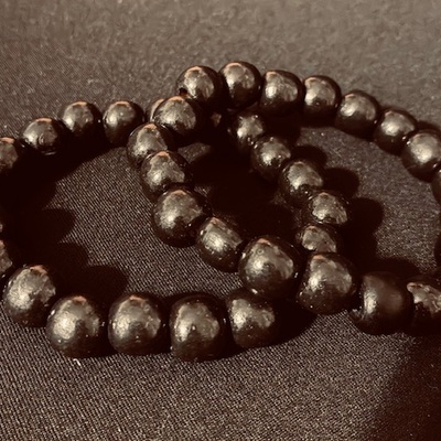 Natural beaded stretch bracelet (black) - Thumbnail 1