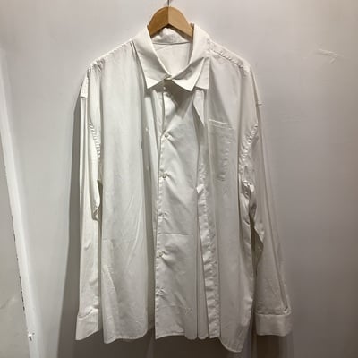 Toggle white layer-like shirt