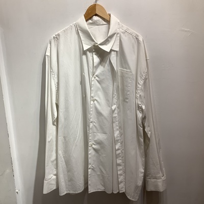 Toggle white layer-like shirt