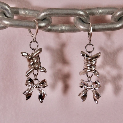 Barbed and bows earrings 