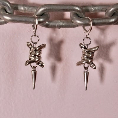 Barbed n’ spikes earrings 