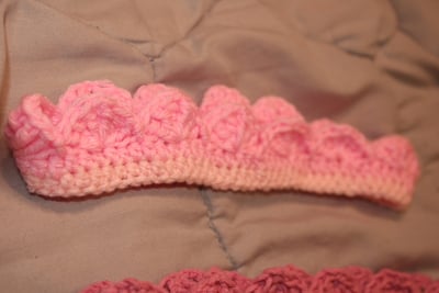 EM-POWERED IN PRECIOUS PINK {*CROCHET CROWN SET}