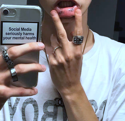 Free Shipping-"SOCIAL MEDIA SERIOUSLY HARMS YOUR MENTAL HEALTH" PHONE CASE