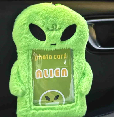 ALIEN PLUSH CARD HOLDER