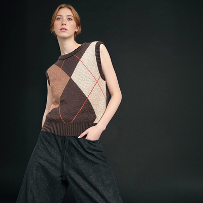 Versatile jacquard diamond knitted vest