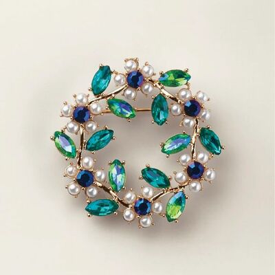 Prismatic majesty wreath pin