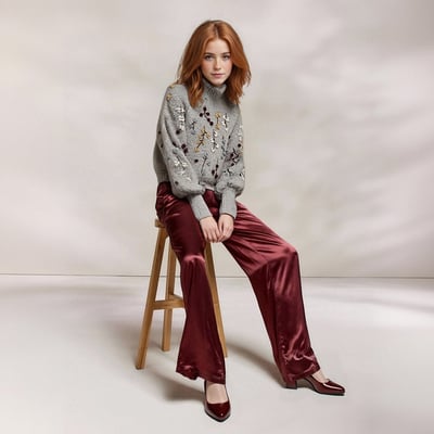 Fashionable casual beaded knitted sweater