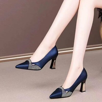 Thick-heeled pointed rhinestone fashion shoes mid-high heels - Thumbnail 2