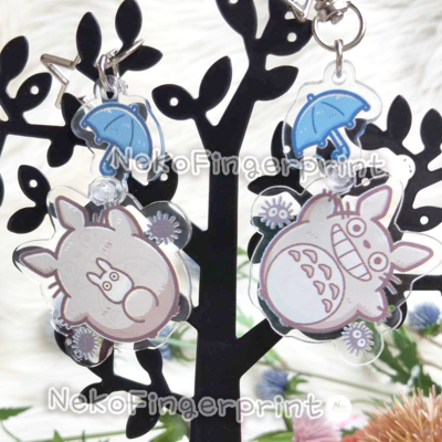 Totoro swing acrylic keychain