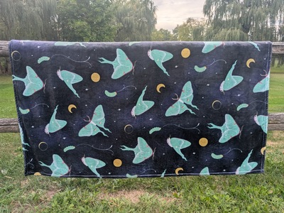 [PRE-ORDER] Lunar Moth Fleece Throw Blanket