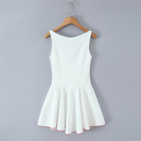 White sleeveless dress with embroidered small lapel and waist - Thumbnail 2