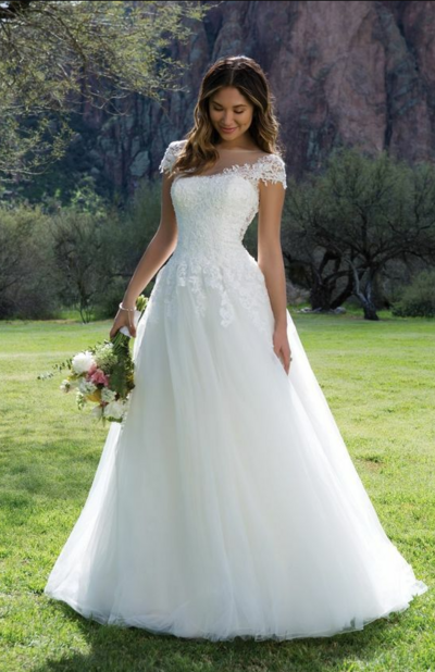 Vintage A Line Round Neck Lace Appliques Wedding Dresses Bridal Gowns