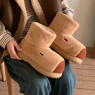 Capybara snow boots
