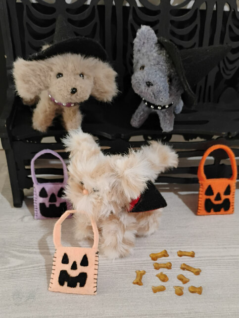 Halloween Costume Add-On For Wire Pets