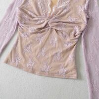 Sheer lace trim V-neck long-sleeved short-length base layer T-shirt - Thumbnail 4